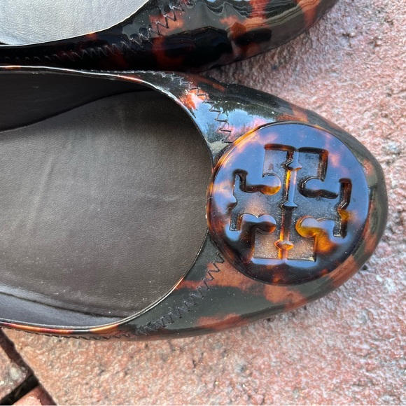 Tory Burch Minnie Travel Women's Tortoise Shell Ballet Flats - Picture 5 of 5